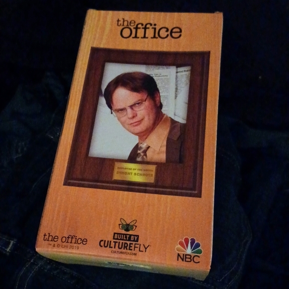 NIB DWIGHT! The Office action figure - Picture 2 of 5